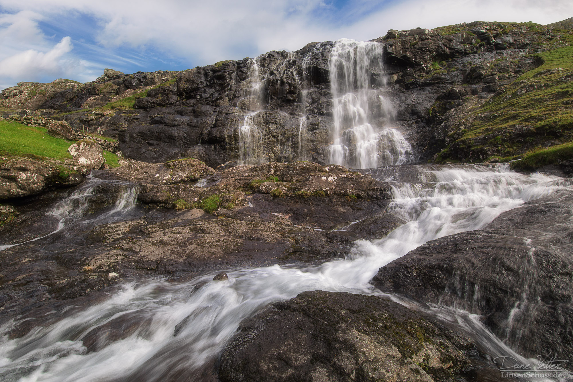 Ein Wasserfall bei Saksun